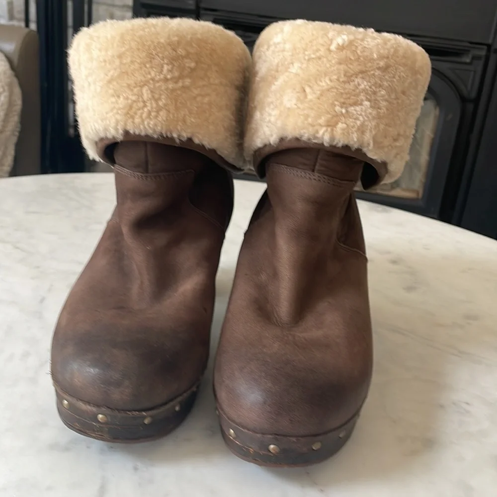 UGG shearling clog